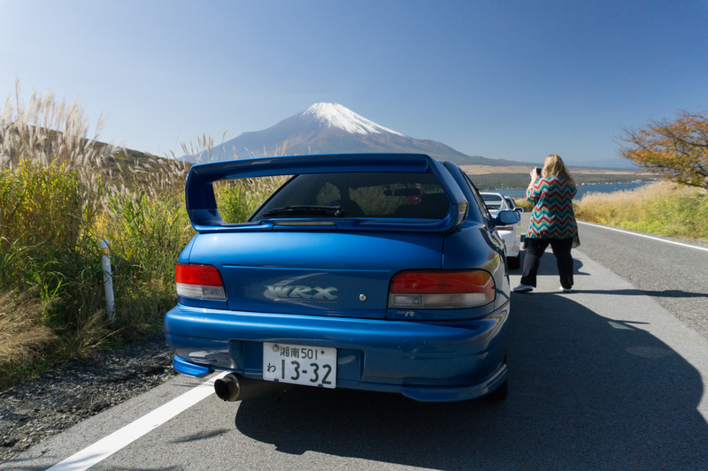 I was surprised that we were just going to stop on the side of the road here, but we were far from the only ones with that idea.
